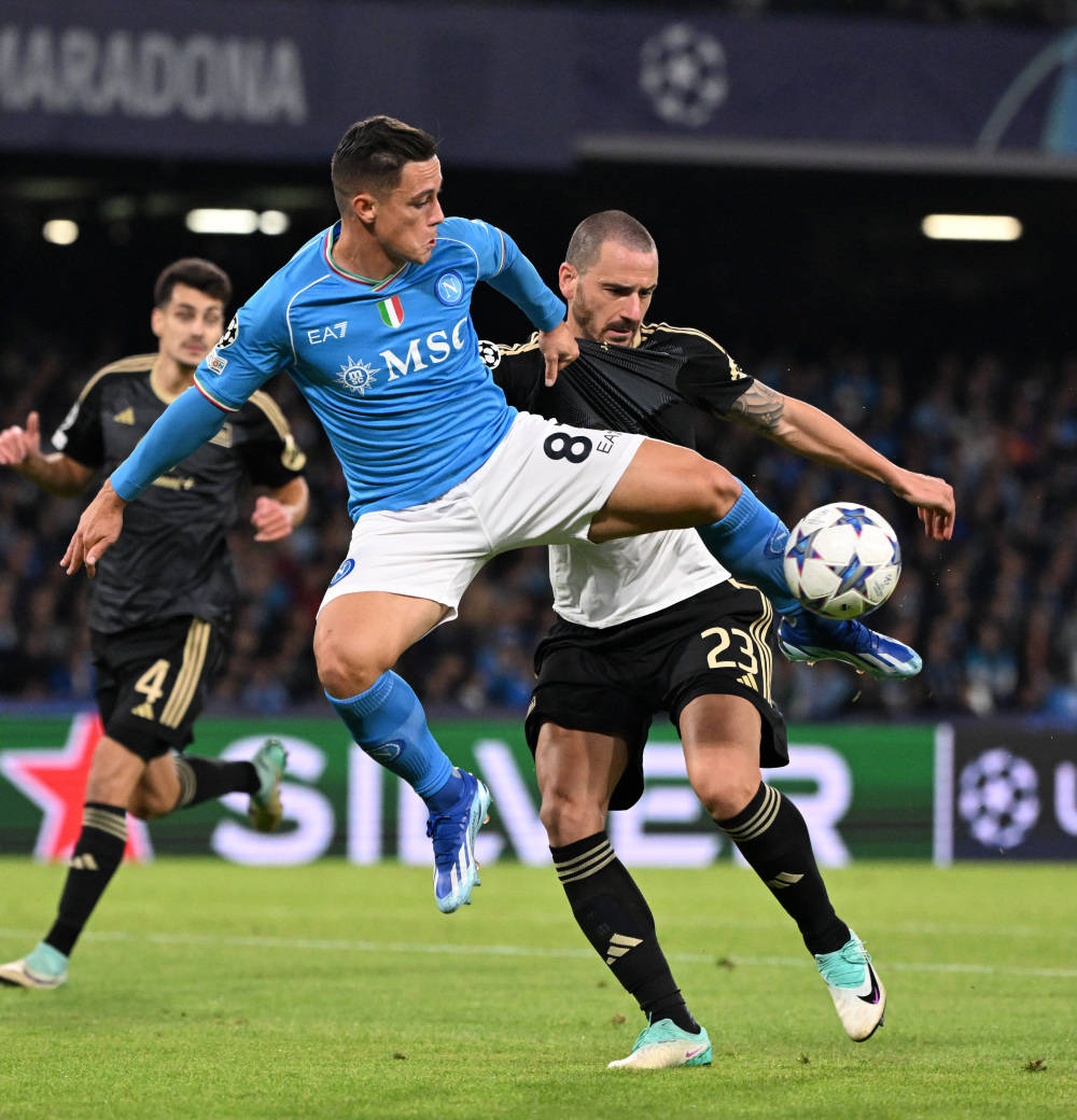 今晨突围战来临，埃因霍温围绕欧冠篮板制胜，更衣室稳定，细节决定成败(埃因霍温主教练)